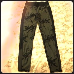Sweaty Betty Jungle Print Leggings -Size M